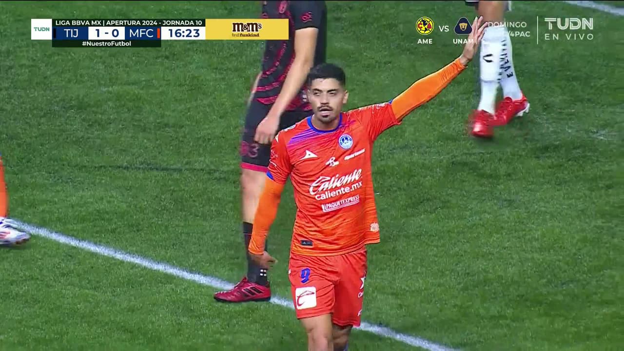 ¡Toño Rodríguez aleja el peligro!