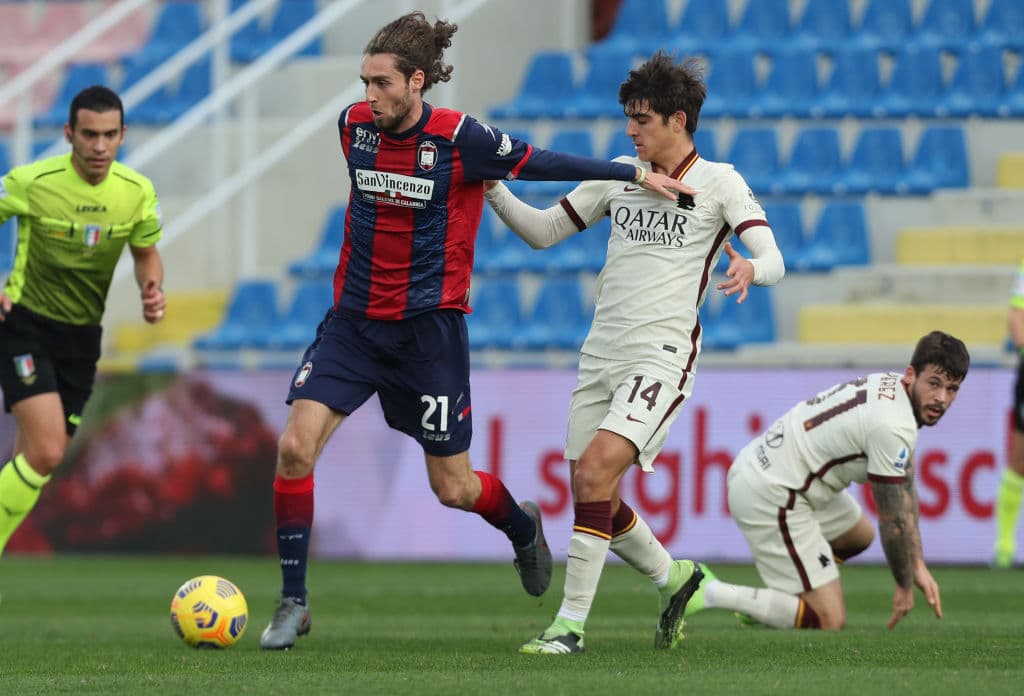 Roma se impone ante Crotone 3-1. Borja Mayoral descontó doblete y Henrij Mjitarian, de penal, dio el tercer tanto para los ‘giallorossi’.