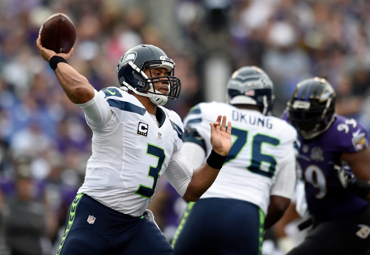 1. RUSSELL WILSON - Los Seattle Seahawks están de regreso entre los contendientes a llegar al Super Bowl. Ya entraron en ritmo ganador con 4 victorias consecutivas donde Russell Wilson ha lanzado 16 pases de touchdown, sin intercepciones. Contra los Ravens consiguipo 5, misma cifra que tuvo ante Pittsburgh hace 2 semanas.