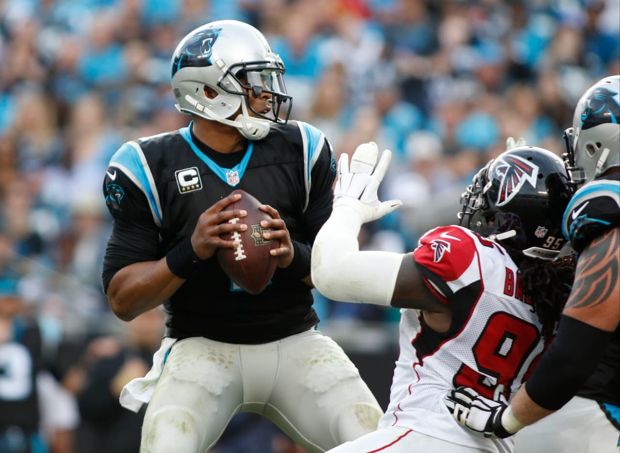 3. CAM NEWTON - Carolina está´13 - 0 y Cam Newton en su mejor temporada como profesional. Ya superó las 3,000 yardas por pase, lanzó 3 de touchdown sobre Atlanta para llegar a 28 en la campaña, le han interceptado un pase en los últimos 5 partidos y le faltan 20 yardas para superar las 500 por tierra.