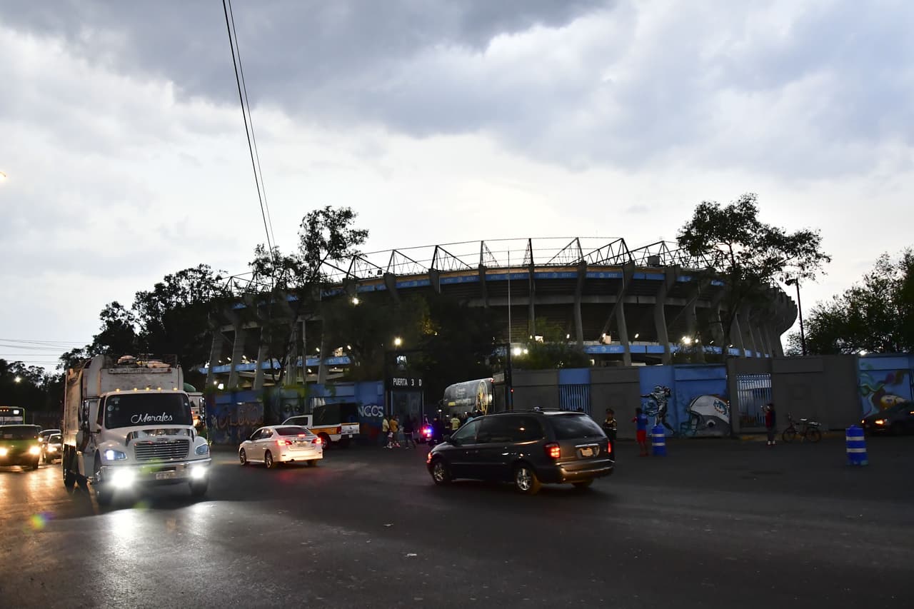 Las Águilas y la Máquina llegaron al 'Coloso de Santa Úrsula' pero la afición se escondió.