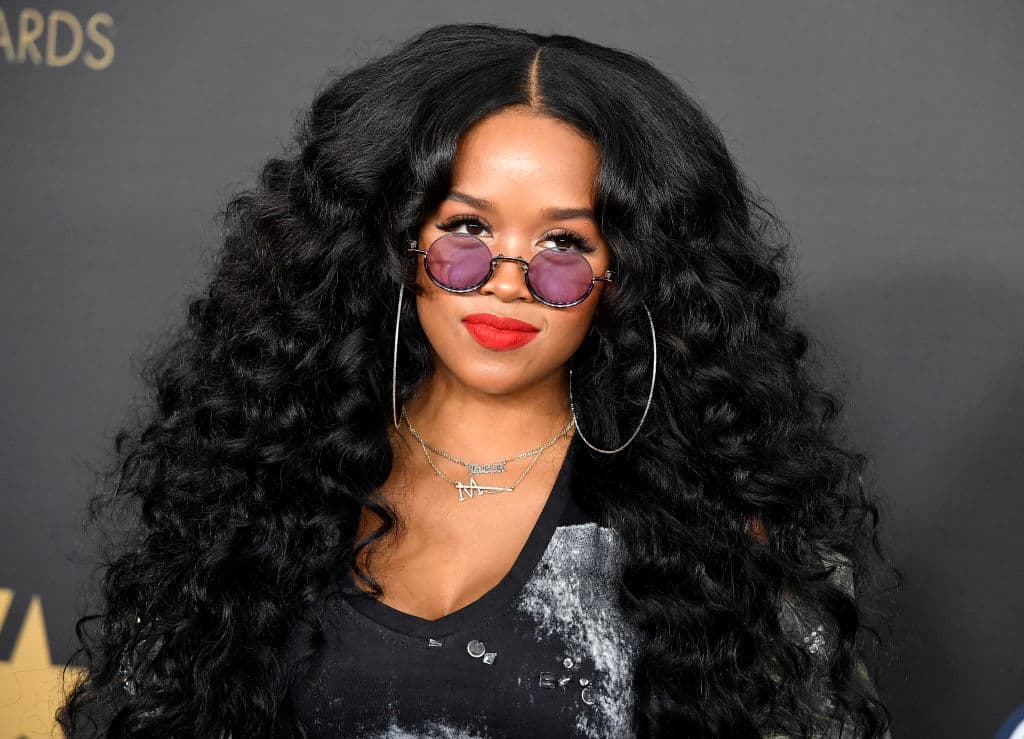 Se confirma que Jazmine Sullivan y el cantante de música country Eric Church también cantarán en el Superbowl LV.