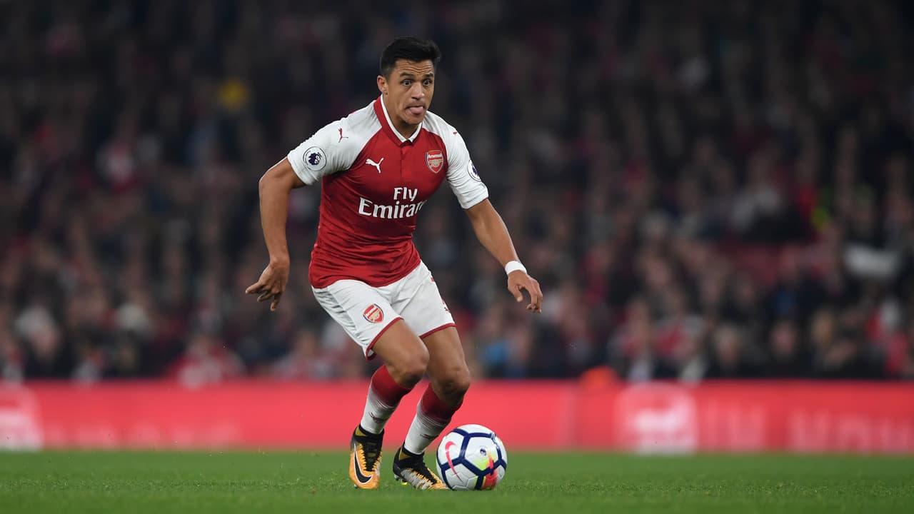 El chileno Alexis Sánchez tiene en vilo su continuidad en Arsenal desde el pasado cierre de mercado y su situación no parece muy cómoda en el equipo.