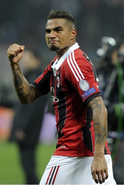 ¿Te parece que se ve fuerte y rudo con tantos tatuajes?