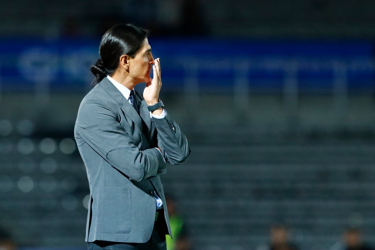 Desde el banquillo de Lobos BUAP, la preocupación era evidente. El cuadro de Palencia no podía descifrar a su rival y tendría que ajustar para la segunda mitad.