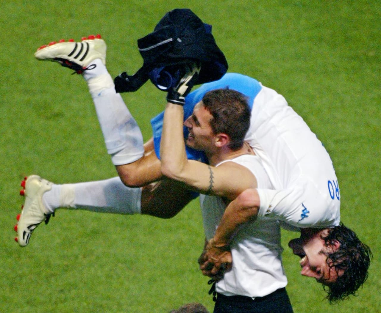 Italia terminó pidiendo tiempo, mientras México dejaba pasar los minutos con la tranquilidad de la clasificación.