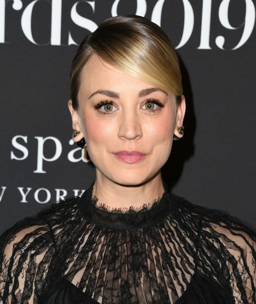 Mejor Actriz en una Serie de Comedia | Lilly Collins, 'Emily in Paris', Kaley Cuoco, 'The Flight Attendant', Elle Fanning, 'The Great', Catherine O'Hara, 'Schitt's Creek', Jane Levy, 'Zoey's Extraordinary Playlist'.