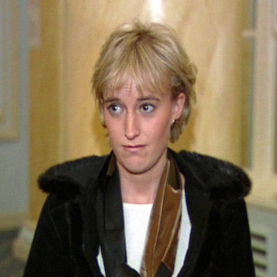 Un año después del fallecimiento de la princesa, fue lanzada ‘Diana: un tributo a la princesa del pueblo’ en su honor, siguiendo el último año de su vida, incluyendo su romance con Dodi Fayed y fue protagonizada por Amy Seccombe.