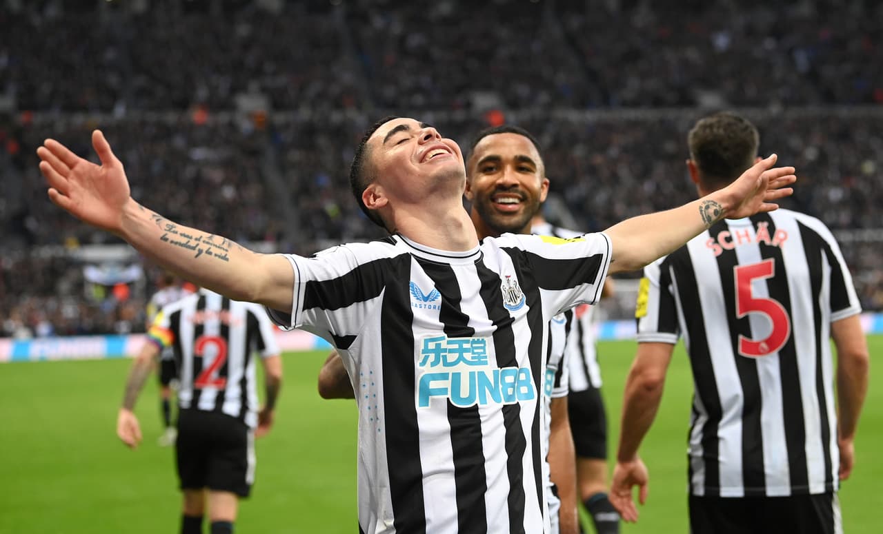 Newcastle tuvo un partido arrollador ante el Aston Vila.