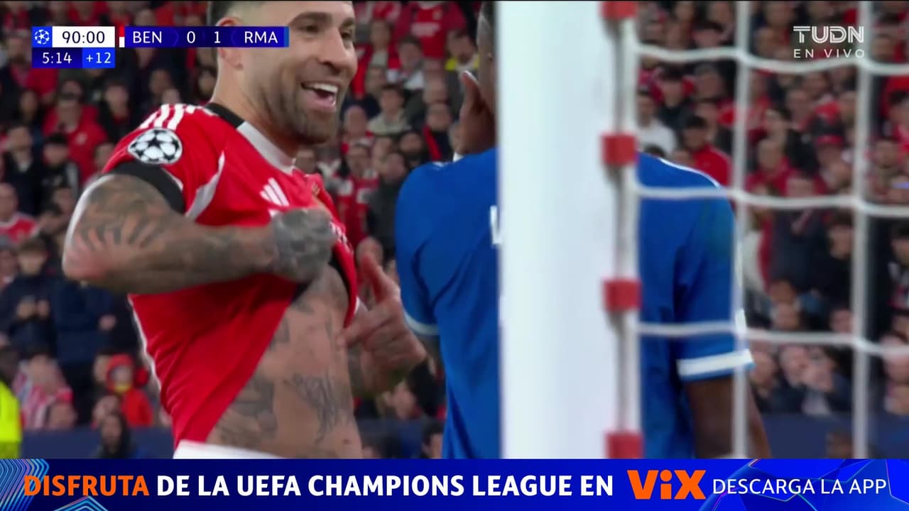 ¡Otamendi se burla de Vini y le muestra su tatuaje de la Copa del Mundo!