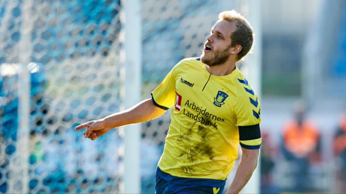 En total, jugó 164 partidos, anotó 72 goles y repartió 23 asistencias. Al término de su contrato, no renovó y recibió diversidad de ofertas.