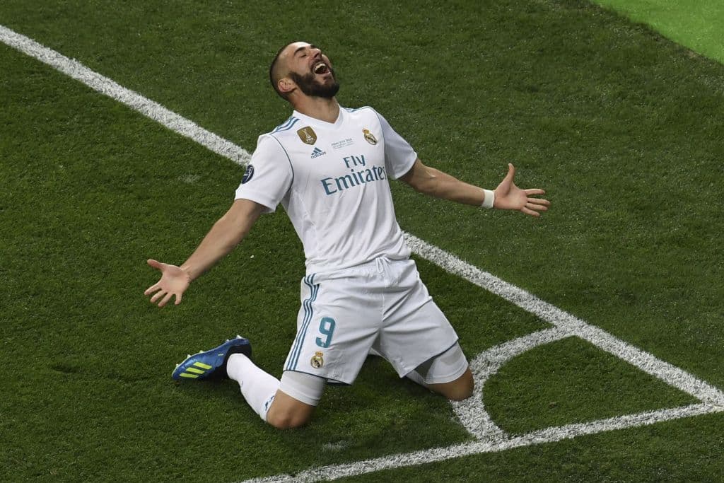 Karim Benzema saldría también del Real Madrid y tiene a Nápoles como uno de los equipos interesados en tenerlo en sus filas por 12,5 millones de euros como salario anual.
