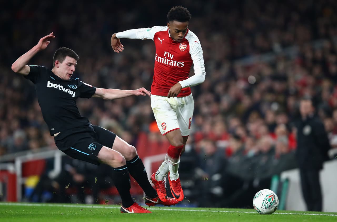 Sin embargo, la nómina mixta de Arsenal mostró su superioridad en la cancha frente a los más de 44 mil espectadores presentes.