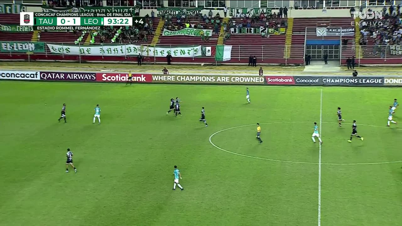 ¡TIRO ATAJADO! disparo por Jan Vargas.