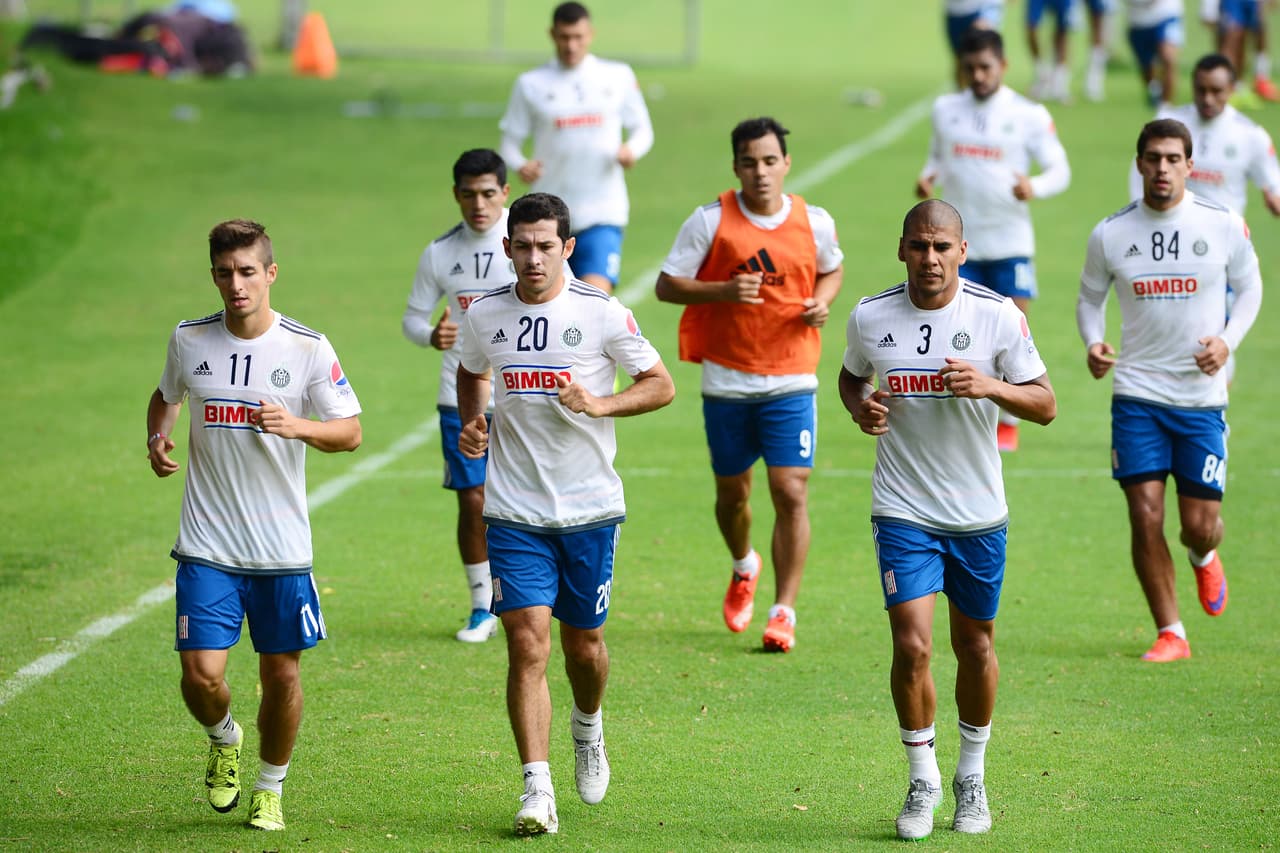 Chivas viajó con tres ausencias a Tijuana