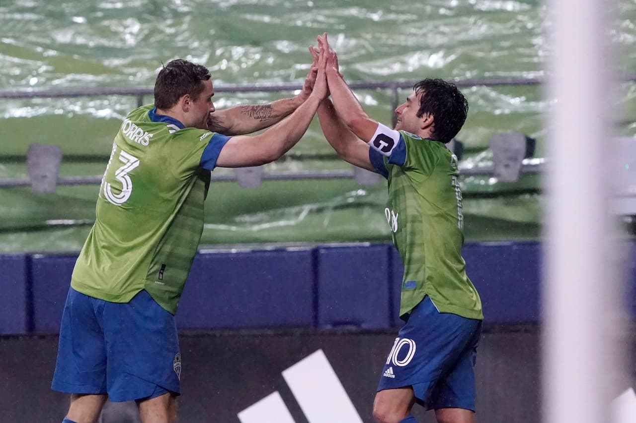 Con goles de Nicolás Lodeiro, Raúl Ruidíaz Jordan Morris, los Seattle Sounders vuelven a sacar al LAFC de los Playoffs al vencer 3-1 al cuadro angelino.