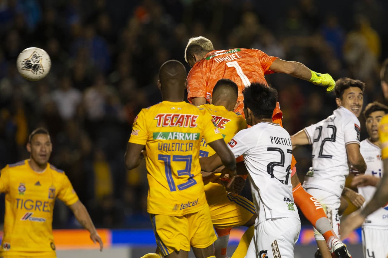 En el minuto 90+4’ Nahuel se elevó en el área chica y con un cabezazo resolvió el encuentro.