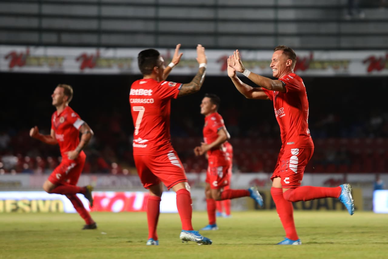 El "Polaco" Menéndez abrió el marcador