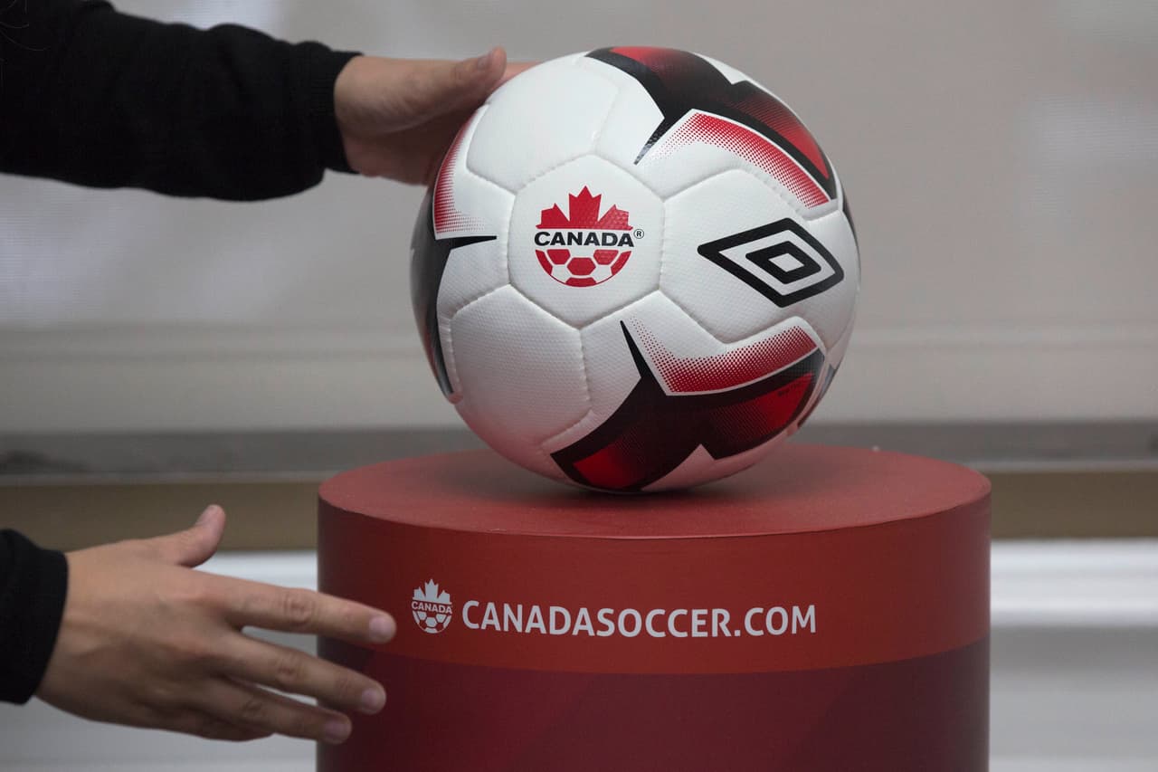 El fútbol canadiense es uno de los más jóvenes, por lo menos en su etapa profesional. En su forma aficionada, el fútbol existe desde 1926, pero como profesional, a partir del 1998. 
<br>
