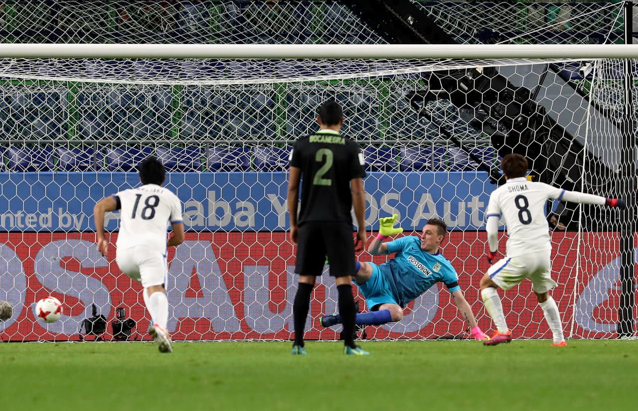 El árbitro detuvo el juego y pitó un penalti luego de revisar el video, tras dos minutos de la jugada en referencia. Shoma Doi anotó el gol al minuto 33.