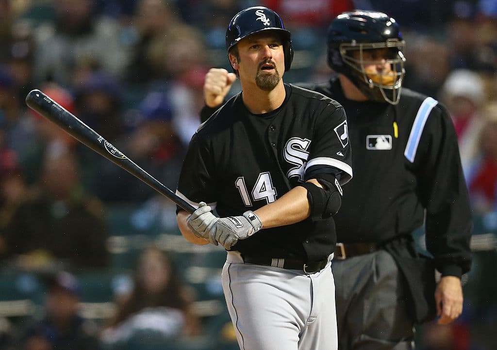 Paul Henry Konerko es un ex jugador de primera base de béisbol profesional estadounidense que jugó para Los Angeles Dodgers, los Rojos de Cincinnati y para los Medias Blancas de Chicago consiguió reconocimientos como: 6 llamadas al All-Star game, Campeón de la Serie Mundial, ALCS MVP , Premio Roberto Clemente, Capitán de los Chicago White Sox (2006–2014) y los Chicago White Sox retiraron su número 14.
<br>
