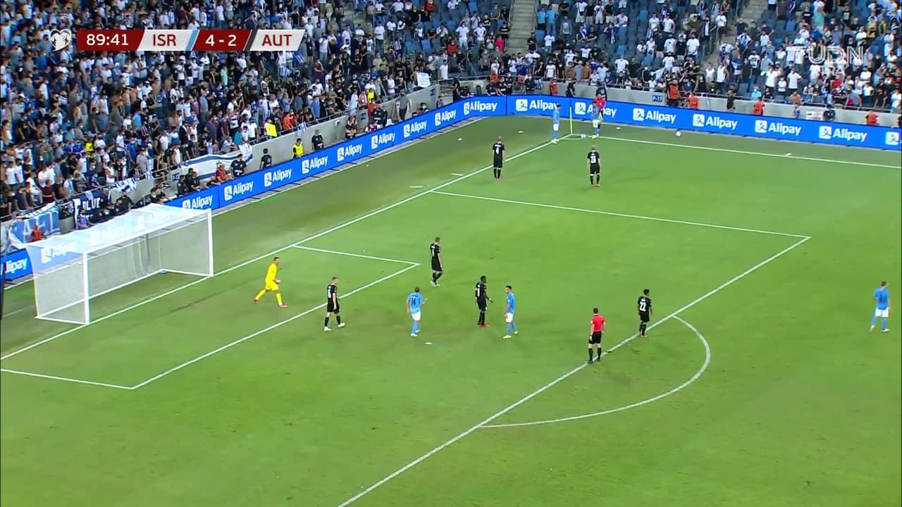 ¡GOL!  anota para Israel. Eran Zahavi