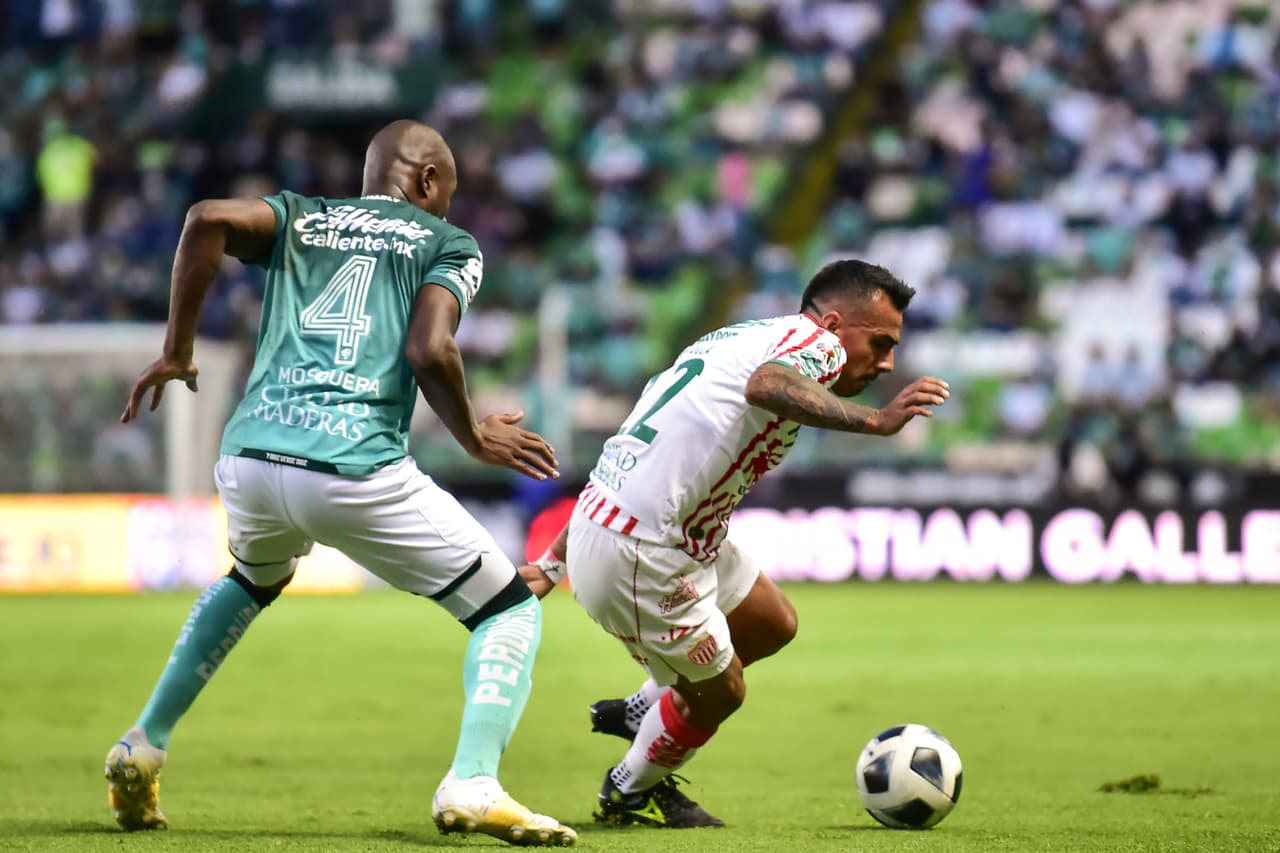 Con hat trick de Víctor Dávila, león golea a necaxa 3-0 y aseguran su lugar en la fiesta grande del futbol mexicano.
