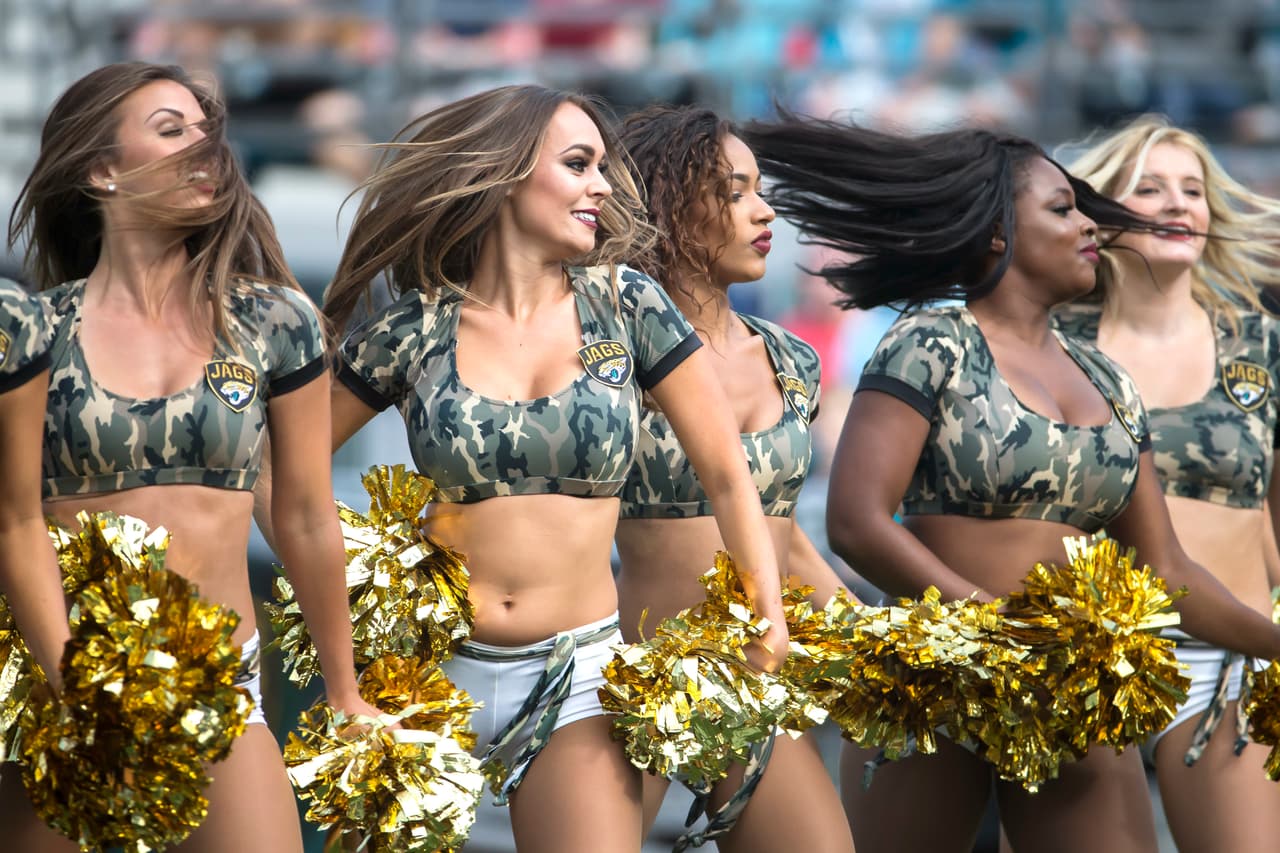 Las porrsitas también son parte del programa 'Salute of Service' para honrar a los militares de los Estados Unidos.