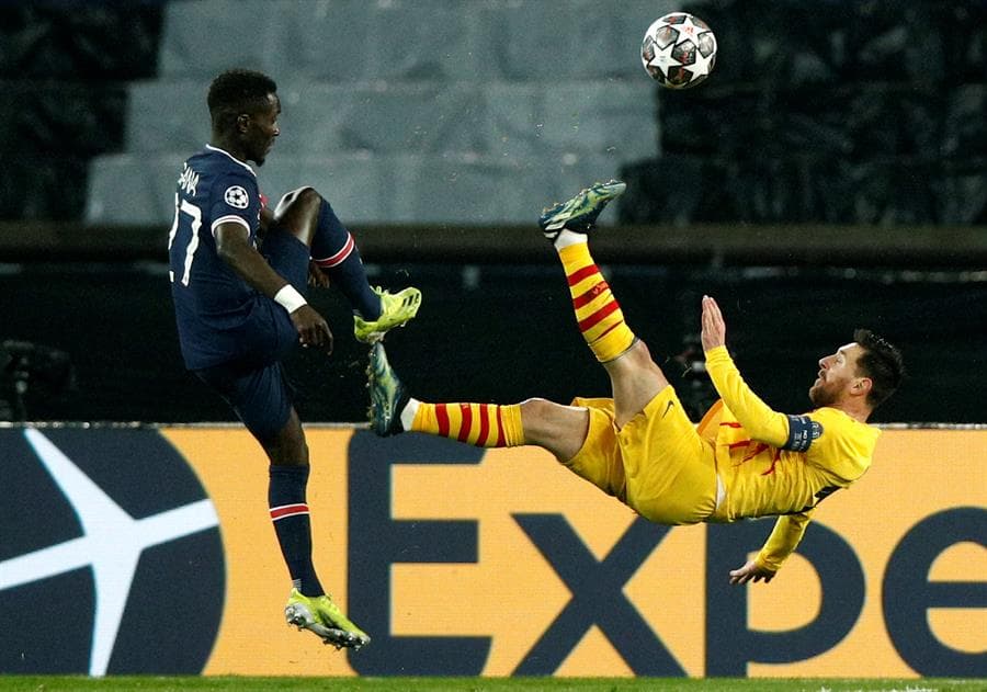 Paris Saint-Germain deja fuera al Barcelona de la UEFA Champions League. Desde el 2007 que el equipo culé no quedaba fuera de la ronda de Octavos de Final. Con marcador global de 5-2, los de Pochettino avanzan a Cuartos de Final. Mbappé fue el autor de primer gol de los parisinos por penal. Lionel Messi anotó para los suyos pero no fue suficiente.