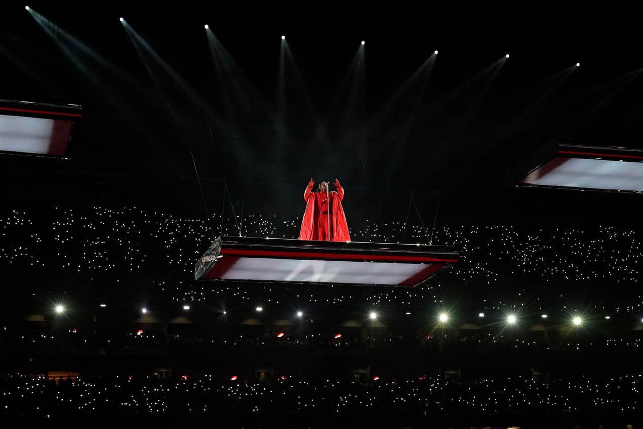 Rihanna deslumbró con su actuación en el Show de medio tiempo en el Super Bowl 2023