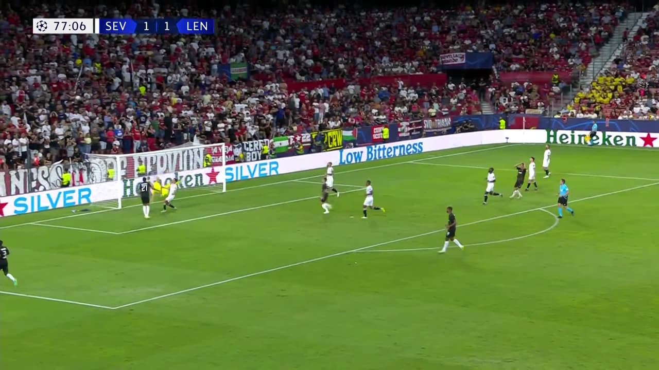 ¡TIRO ATAJADO! disparo por Morgan Guilavogui.