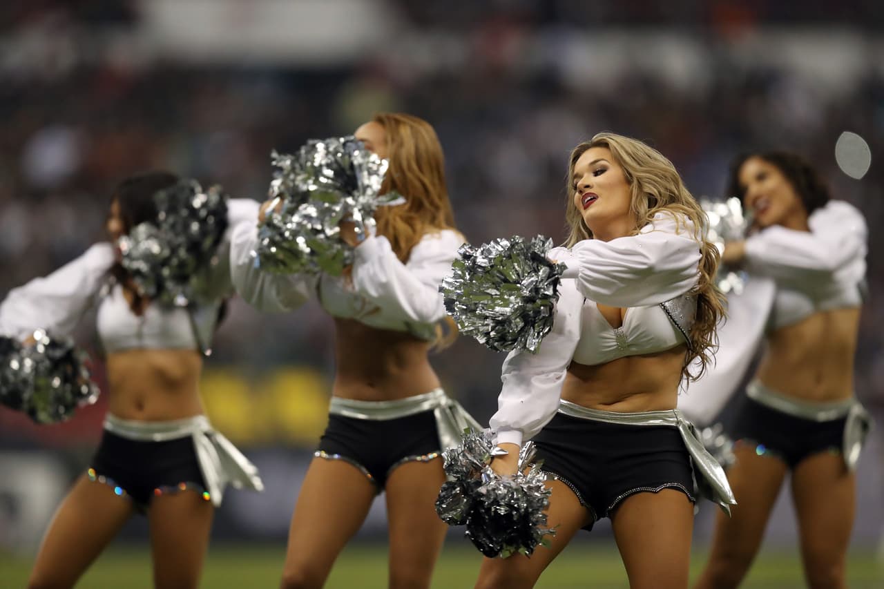 La fiesta de la NFL hizo que por unas horas los aficionados se olvidaran de la inminente liguilla de la Liga mexicana.