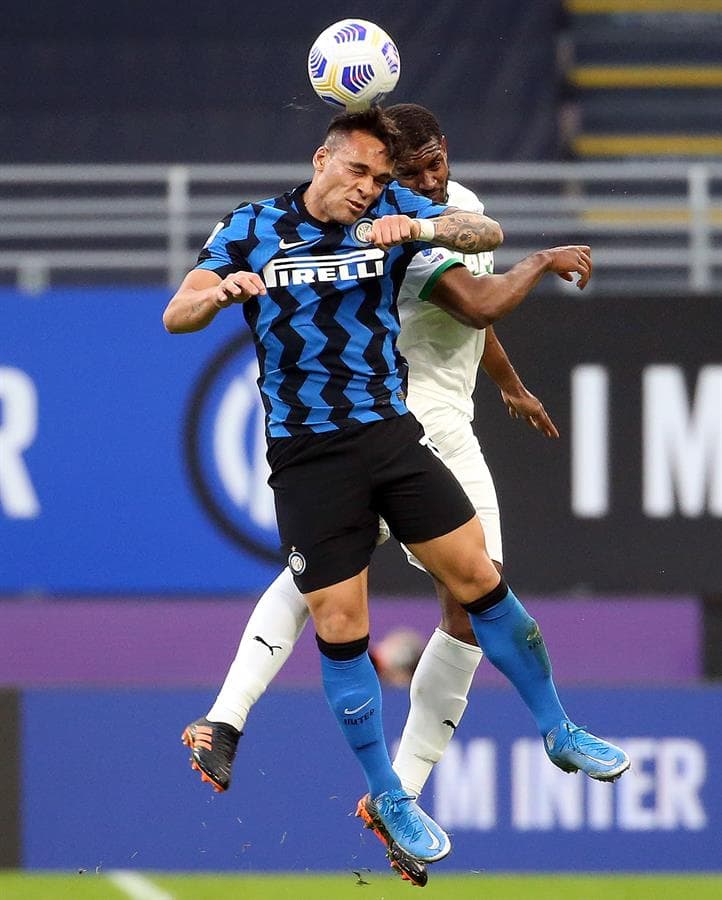 Con goles de Romelu Lukaku y Lautaro Martínez, los 'Nerazzurri' se llevan la victoria sobre el Sassuolo durante la Jornada 28 de la Serie A. El único tanto para la visita fue por parte de Hamed Junior Traoré al minuto 85 del encuentro. El Inter queda como líder absoluto de la liga italiana.