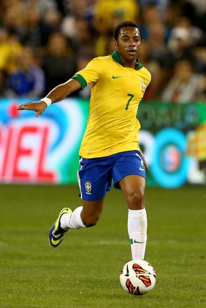 El ataque brasileño, contrario a lo que dicta su historia, vive una etapa de irregularidades entre su baraja de opciones. Sin embargo, el técnico Scolari no descarta a tipos como Robinho, un jugador al que las lesiones le han mermado durante los últimos años con el Milan y antes con el Manchester City, pero que parece tomar un nuevo aire.