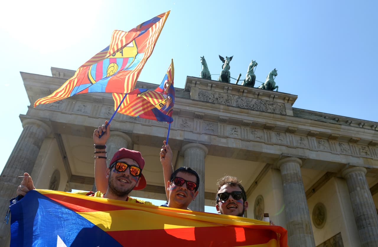 Los aficionados culés y bianconeros ya esperan ansiosos el inicio del encuentro entre italianos y españoles para definir al próximo Campeón de la Champions.