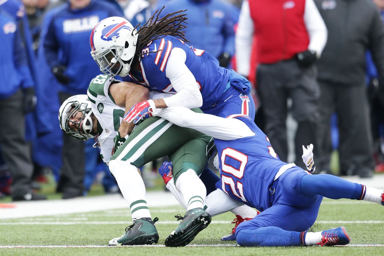 Los Bills le hicieron la maldad a los Jets y al ganarles 22-17, y al ganar los Steelers a los Browns, los dejaron fuera de Playoffs. Estas son las mejores tomas del partido.