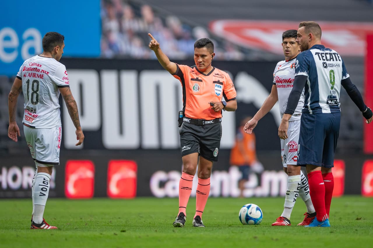 En un duelo muy cerrado, las anotaciones de Maxi Meza y Mauro Manotas hacen que Monterrey y Tijuana dividan los puntos. Los regios acumulan una racha de tres encuentros sin poder ver la victoria. Con el empate Xolos se mantiene en la cuarta posición de la tabla con 13 unidades.