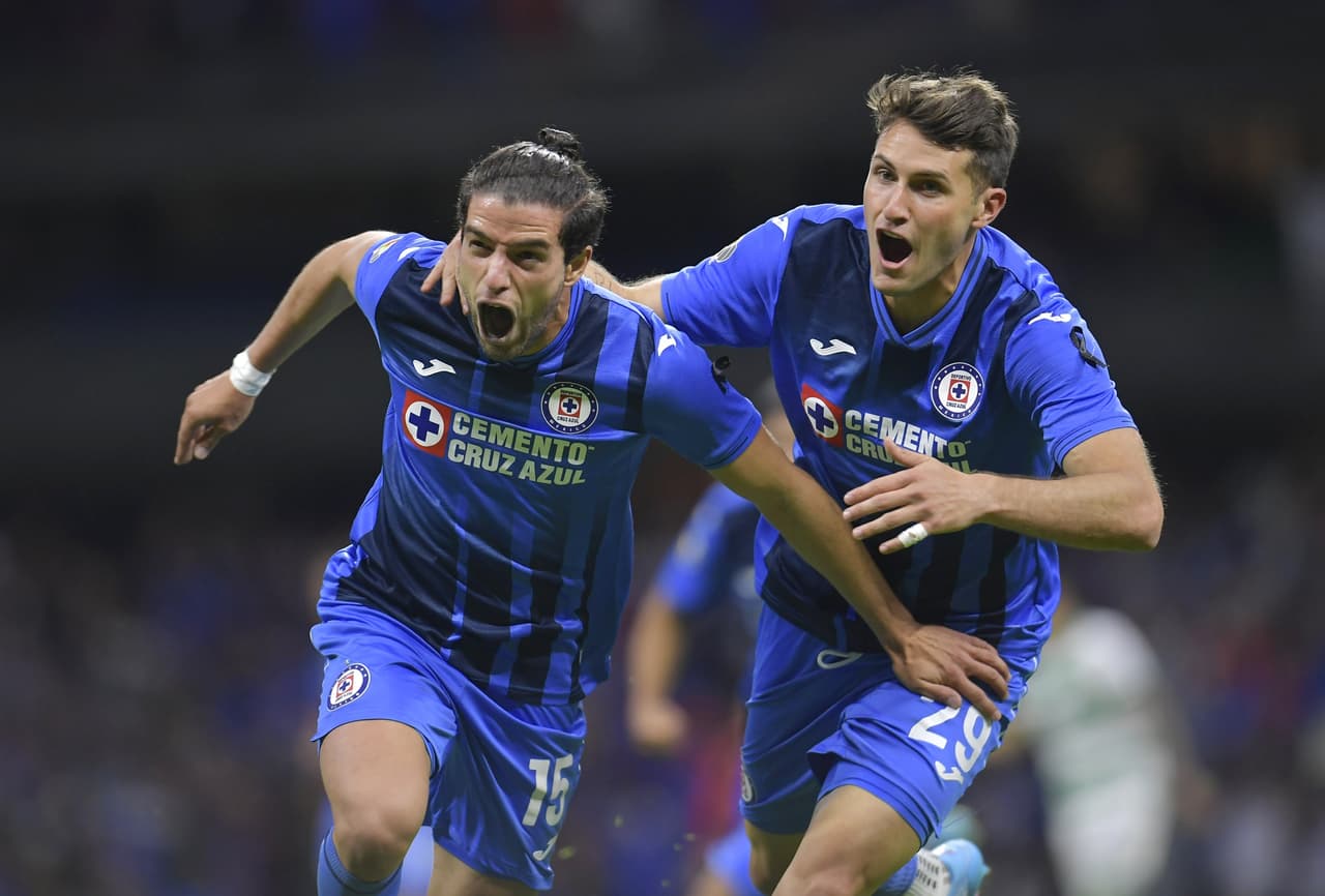 Santos gana su primer partido de la temporada a un Cruz Azul que una vez más no supo aguantar la ventaja en el marcador.