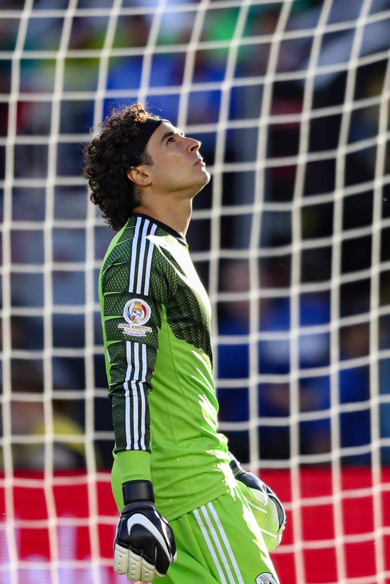Una tarde para el olvido de todo el equipo, aunque Ochoa salvó algunas que pudieron hacer peor la caída.
