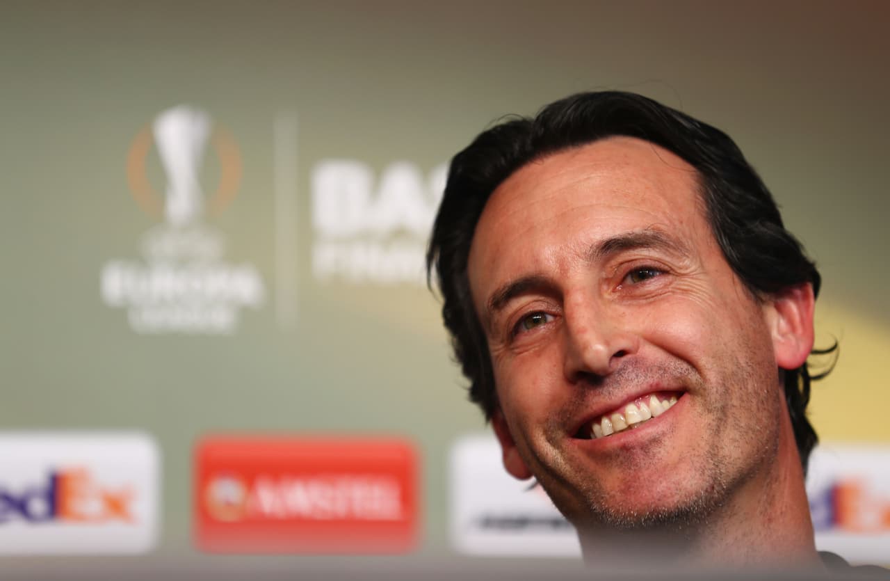 El artífice de los galardones es del cuadro español es el estratega Unai Emery, quien levantó polémica al comparar a la Europa League con una segunda novia: "A esta competición la quiere mucho todo el sevillismo. La quieren amar, es la segunda pareja, la segunda mujer o la segunda novia de todos los sevillistas", dijo el estratega.