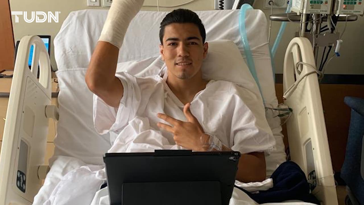 ¡La Rosalía! Erick Gutiérrez sale con buen ánimo del quirófano