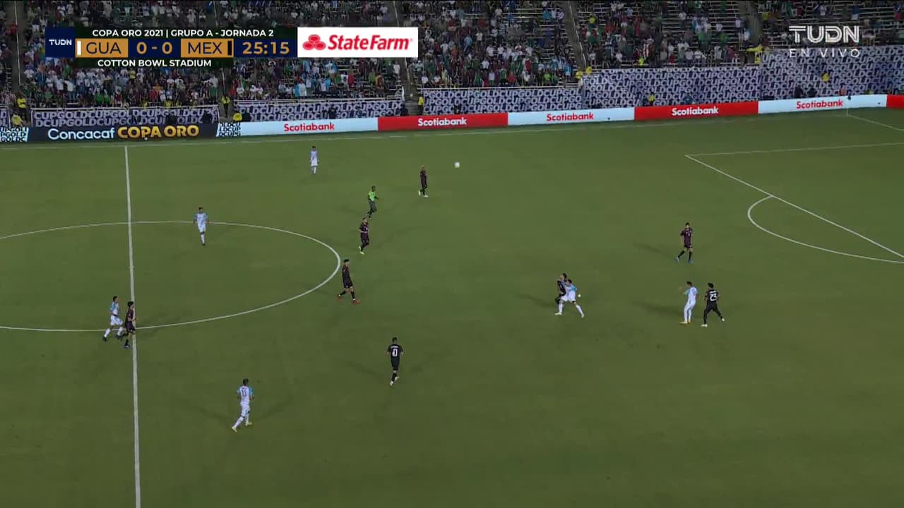 ¡TIRO ATAJADO! disparo por Erick Gutiérrez.