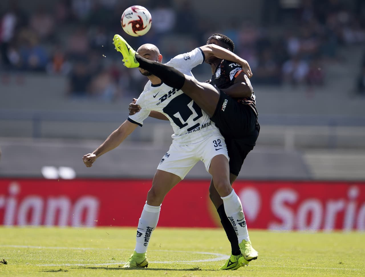 La UNAM se queda con la victoria ante Pachuca. Gracias a los goles de Sebastián Saucedo y Marco García en su debut con los Pumas, suman sus tres primeros puntos en la Liga MX.