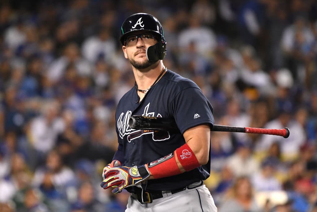 Pese a tolerar dos imparables, Hyun-Jin Ryu salió ileso del quinto capítulo, llevando sobre sus hombros a los Dodgers con una gran salida. Aquí acababa de poncha a Tyler Flowers.