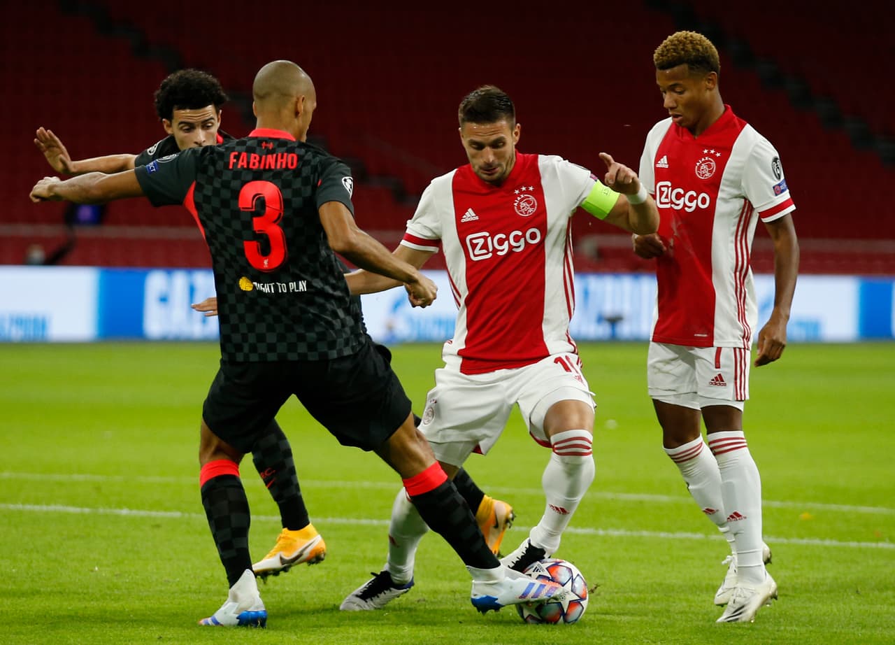 Nicolás Tagliafico (35’) marcó el autgol que definió el encuentro. En la J2 de la Champions League, Ajax se enfrentará al Atalanta y Liverpool hará lo propio con el Midtjylland.