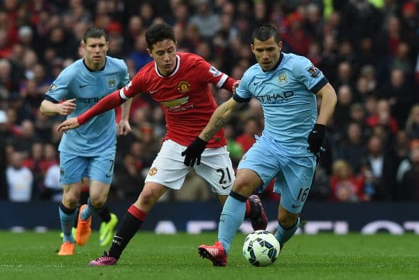 El equipo de Louis Van Gaal no tuvo piedad y goleó por 4-2 a los celestes con gran juego de Mata y Young.