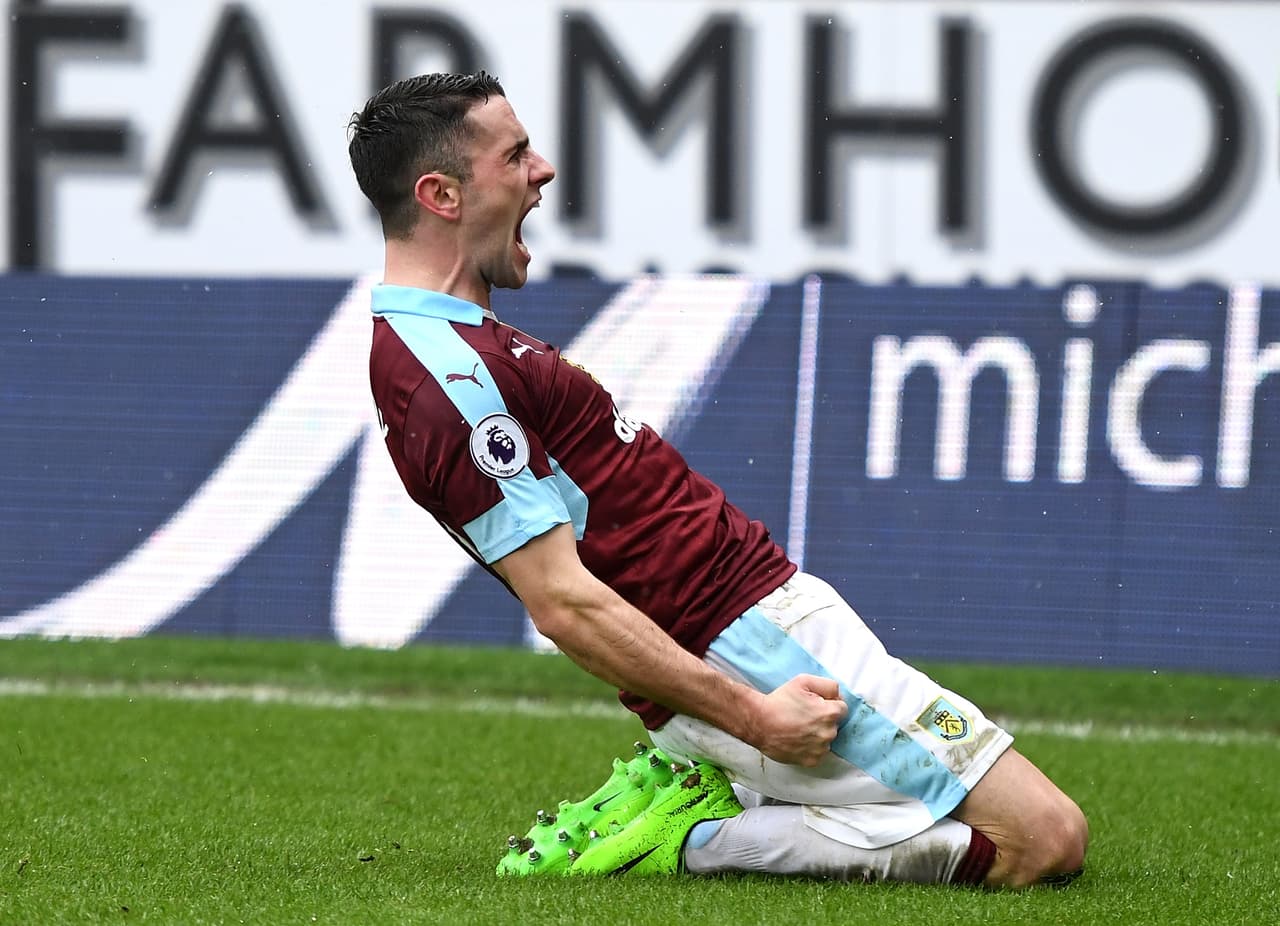 7. Championship (249 fichajes) - Gasto: 335,9 millones € / Ingreso: 336,7 millones € - La venta más alta fue la de Robbie Brady (15,1 millones €) del Norwich City al Burnley City.