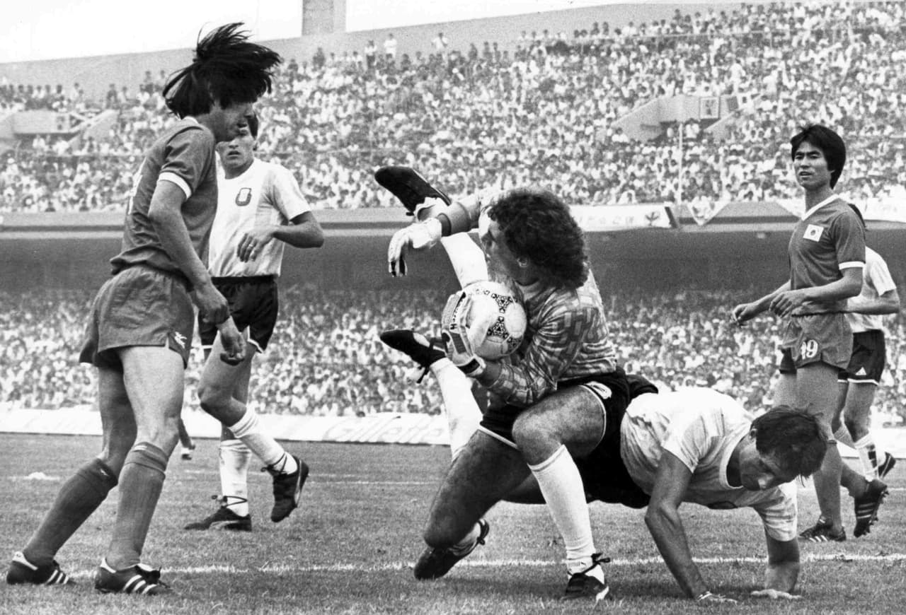 El lateral fue un jugador que se destacó más por su espíritu aguerrido que por sus cualidades con el balón, lo que generó la división sobre su convocatoria en el equipo.