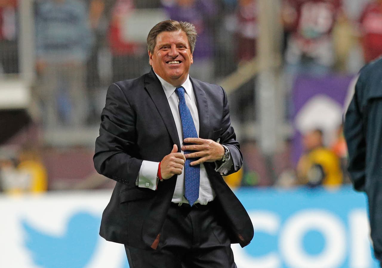 Pero fue destituido al golpear a un periodista en Filadelfia. Actualmente el ‘Piojo’ es líder del Clausura con América y es fuerte candidato al título.