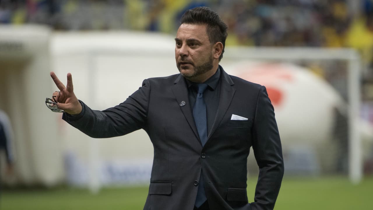 Mohamed aceptó que aún buscan dos jugadores; descartó a Vegas